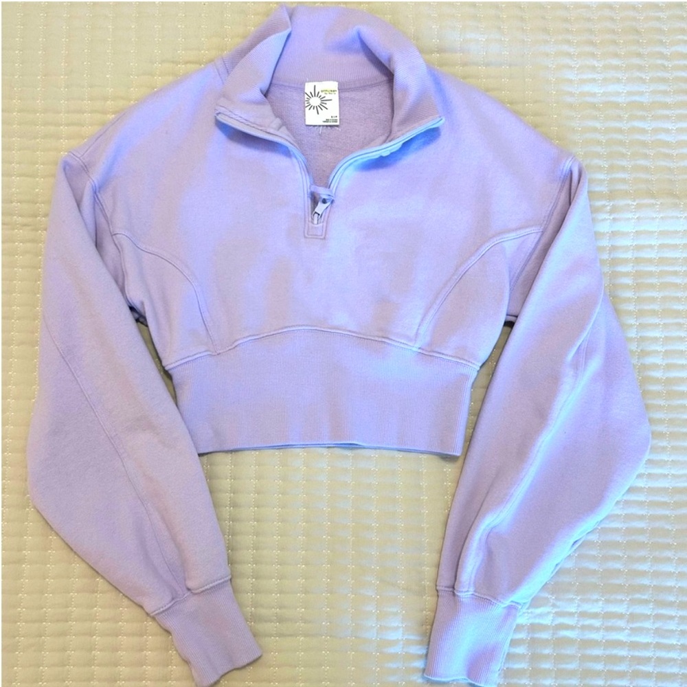 Women’s purple aeire crop sweatshirt size small